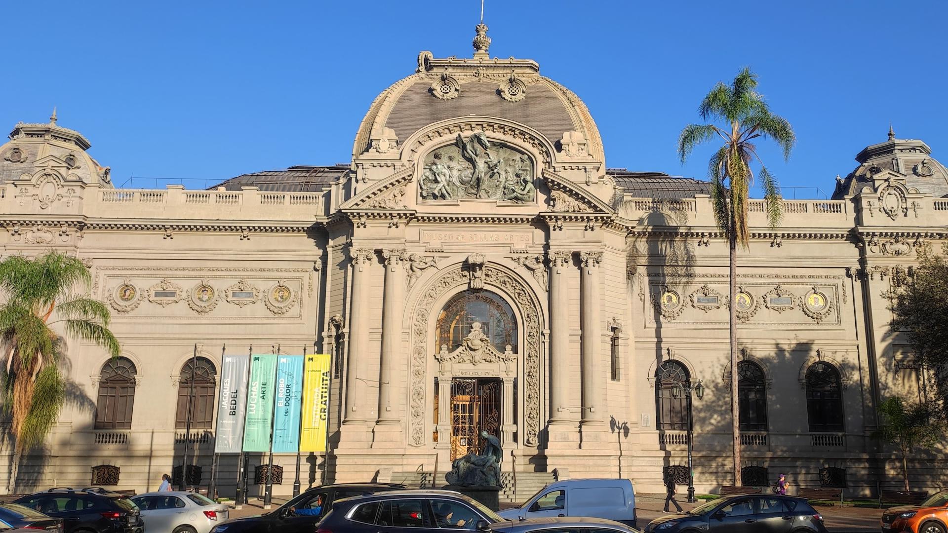 Museo Nacional de Bellas Artes (fachada).