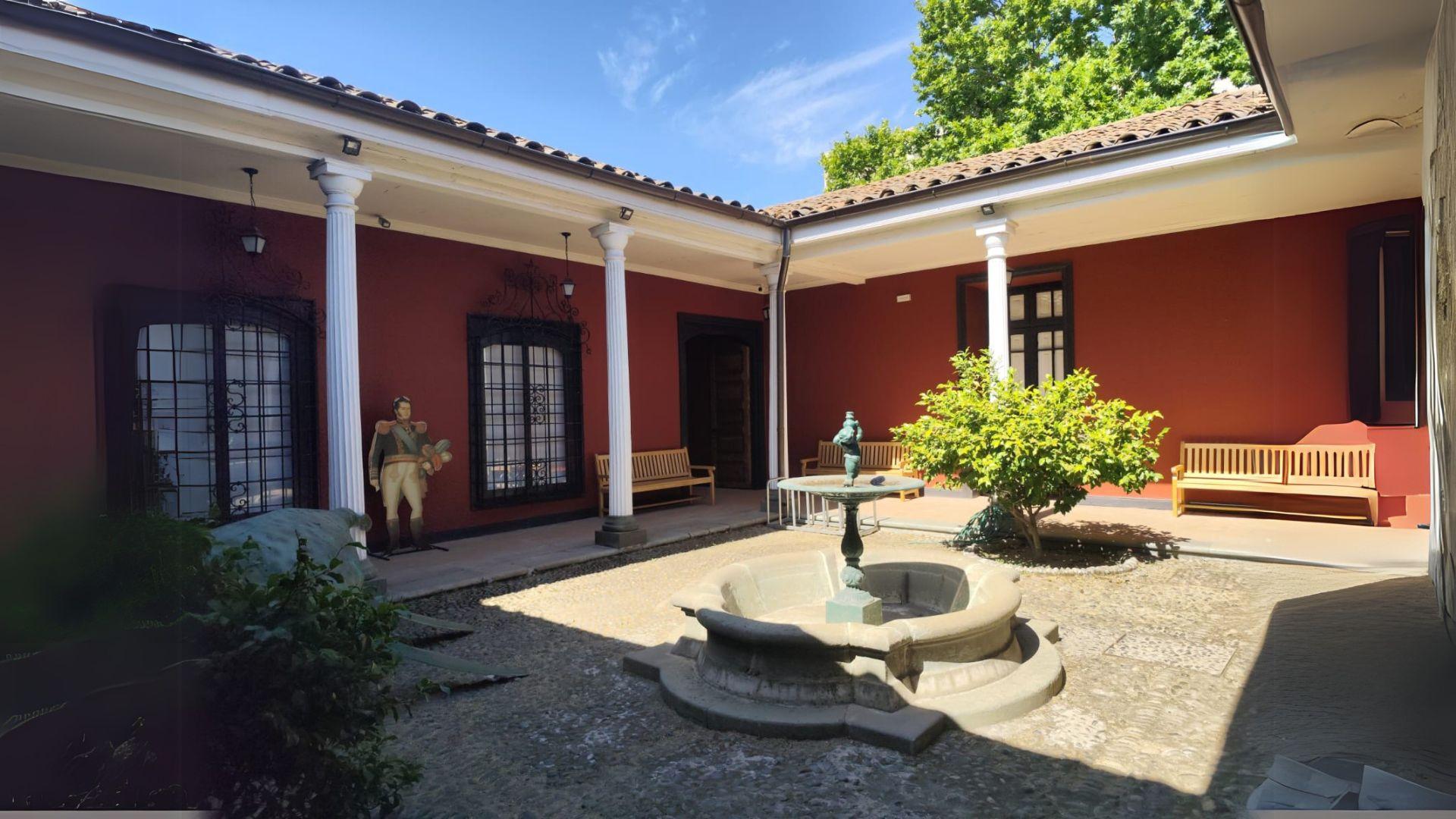 Patio Museo O´higginiano y de Bellas Artes de Talca