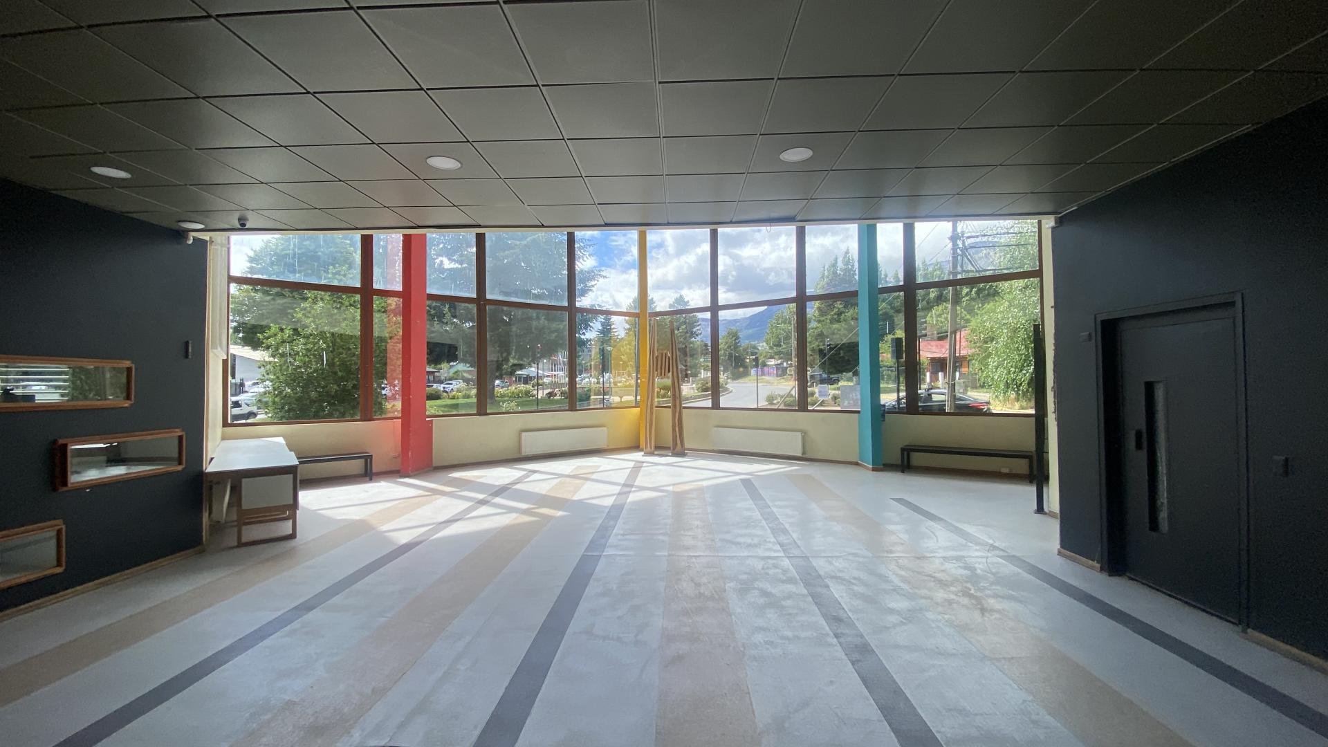 Hall principal centro cultural Coyhaique 