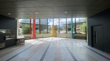 Hall principal centro cultural Coyhaique 