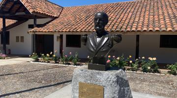 Busto de Arturo Prat